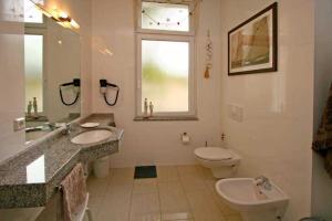 Ein Badezimmer in der Unterkunft Villa Seestern, App. 3