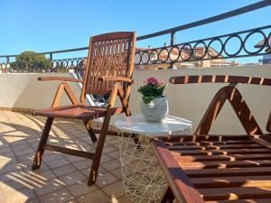 A balcony or terrace at Elegante bilocale a pochi passi dal mare
