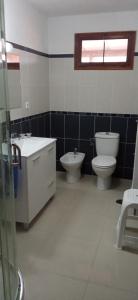 Ванна кімната в Apartamento junto al Peñon de Ifach con parking