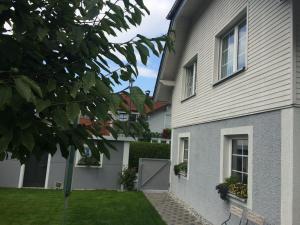 Budova, kde se apartmán nachází + 11 fotografií