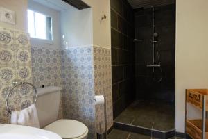 Koupelna v ubytování Le Manoir du Mûrier