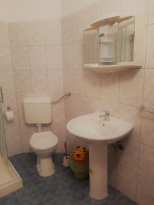 Kúpeľňa v ubytovaní Apartments Barbara Gregovica