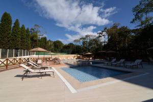 Majoituspaikassa Vista Azul Apart Hotel - Vista Pinheiros tai sen lähellä sijaitseva uima-allas