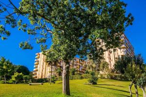 Vonkajšia záhrada v ubytovaní IMPECABLE ESTUDIO CON PARQUE ACUATICO