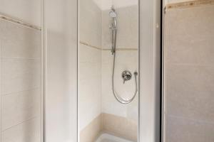 Ένα μπάνιο στο Appartamento Ramma La Taggiasca +9 φωτογραφίες