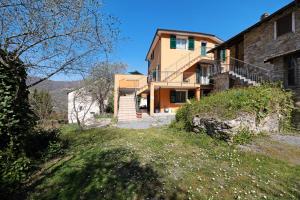 Το κτήριο όπου στεγάζεται  το διαμέρισμα