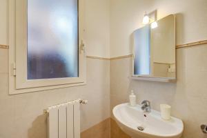 Ένα μπάνιο στο Appartamento Succu La Taggiasca