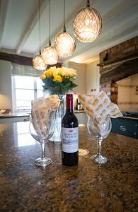 Gallery image of Welsh Cottage with Hot Tub - Jubilee House in Wrexham +23 photos