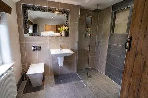 Gallery image of Welsh Cottage with Hot Tub - Jubilee House in Wrexham