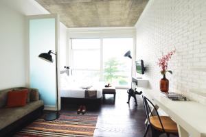 Posezení v ubytování Morrissey Hotel