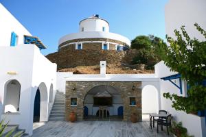 Το κτήριο όπου στεγάζεται  το ξενοδοχείο