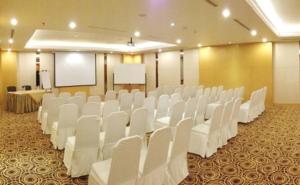 Kawasan bisnes dan/atau bilik persidangan di All Sedayu Hotel Kelapa Gading