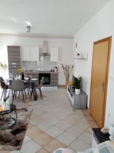 Kuchyň nebo kuchyňský kout v ubytování Studio apartman KIKA
