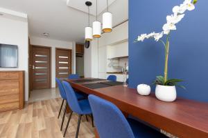 Kuchyň nebo kuchyňský kout v ubytování Family Apartment Saska Kępa by Noclegi Renters