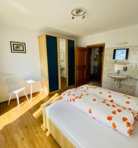 Postel nebo postele na pokoji v ubytování Haus Alpenrose