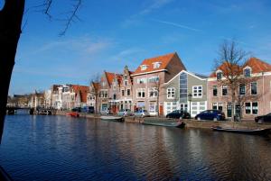 Foto dalla galleria di Woonboot Irene ad Alkmaar
