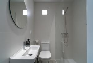 Kúpeľňa v ubytovaní AAC Málaga - Apartamento con terraza, muy amplio, totalmente equipado, cerca del centro y nuevo!