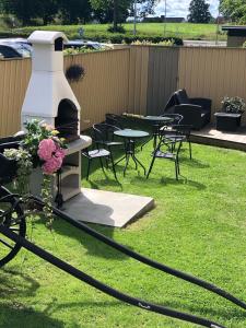 Zahrada ubytování Järnvägshotellet B&B Skara