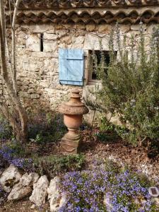 Gite Les 3 Toitures Ecogite le Luquet Saint Beauzeil 82外面的花园