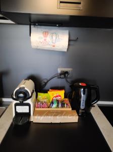 Utensilios para hacer té y café en Rock n Rome - Piazza di Spagna - Via del Babuino