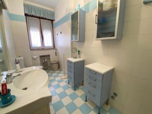 Ένα μπάνιο στο Apartment Bragadin +20 φωτογραφίες