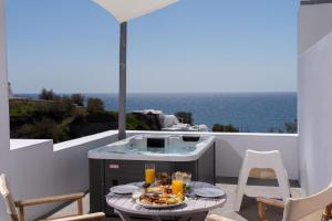 Gallery image of Red Beach Harmony suites Sotiria in Akrotiri