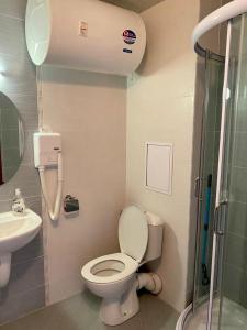 Et badeværelse på Belvedere luxury apartment + 11 billeder