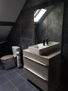 Ένα μπάνιο στο Cosy Lodg +24 φωτογραφίες