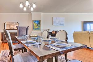 Posezení v ubytování Spacious Biloxi Getaway with Pools and Beach Access!