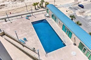 Pogled na bazen u objektu Spacious Biloxi Getaway with Pools and Beach Access! ili u blizini