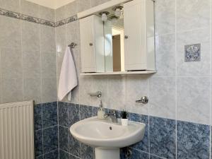 A bathroom at Sunset View Apartment, in the nature, at Zipari "6"