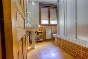 Koupelna v ubytování Hostal Rural La Tintoreria