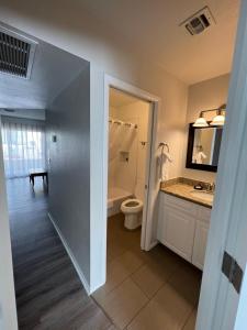Koupelna v ubytování GetAways at Havasu Dunes Resort