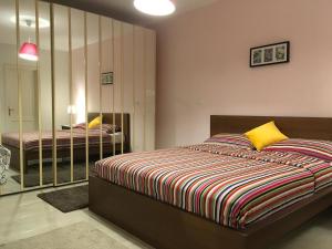 Postel nebo postele na pokoji v ubytování Al-Rehab luxury apartment Families only