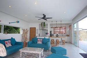 Posezení v ubytování Villa Melissa Samui Sea View