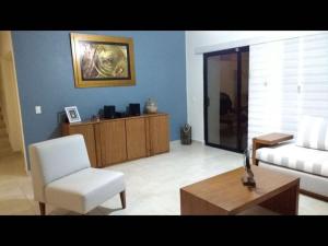 Ruang duduk di Big House Pool Grill, 4 Bedrooms 12 ppl AC Ocean view TV WIFI