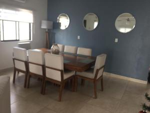 Ruang duduk di Big House Pool Grill, 4 Bedrooms 12 ppl AC Ocean view TV WIFI
