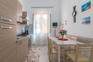 Dapur atau dapur kecil di Sicania Apartment +16 gambar