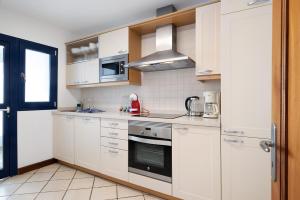 A kitchen or kitchenette at Malvasia 22
