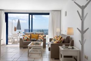 A seating area at Malvasia 22
