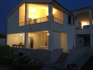 Budova, v ktorej sa apartmán nachádza