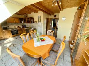 Dining area sa apartment