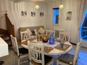 Imagen de la galería de Maison à Hendaye plage, 5 pièces, 5 personnes, jardin, piscine, tennis, en Hendaya