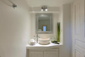 Kúpeľňa v ubytovaní Villa Pergisos by Whitelist Mykonos