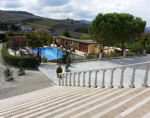 O vedere a piscinei de la sau din apropiere de Al Settimo Cielo