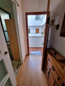 Kuchyňa alebo kuchynka v ubytovaní Apartamentos en Patio Cordobés San Basilio + 37 fotografií