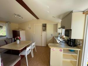 Kuchyň nebo kuchyňský kout v ubytování Chalet Arran