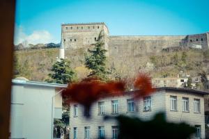 Foto sihtkohas Gjirokastër asuva majutusasutuse Hotel Domino galeriist