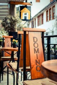 Restoran või mõni muu söögikoht majutusasutuses Hotel Domino