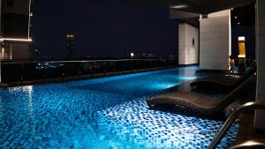 Bazén v ubytování Fairview House apartment karawaci nebo v jeho okolí